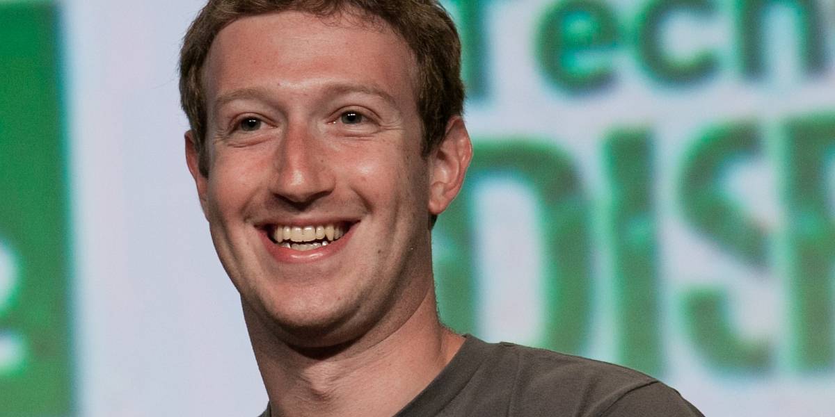 Mark Zuckerberg defiende su propuesta para entregar acceso universal a Internet