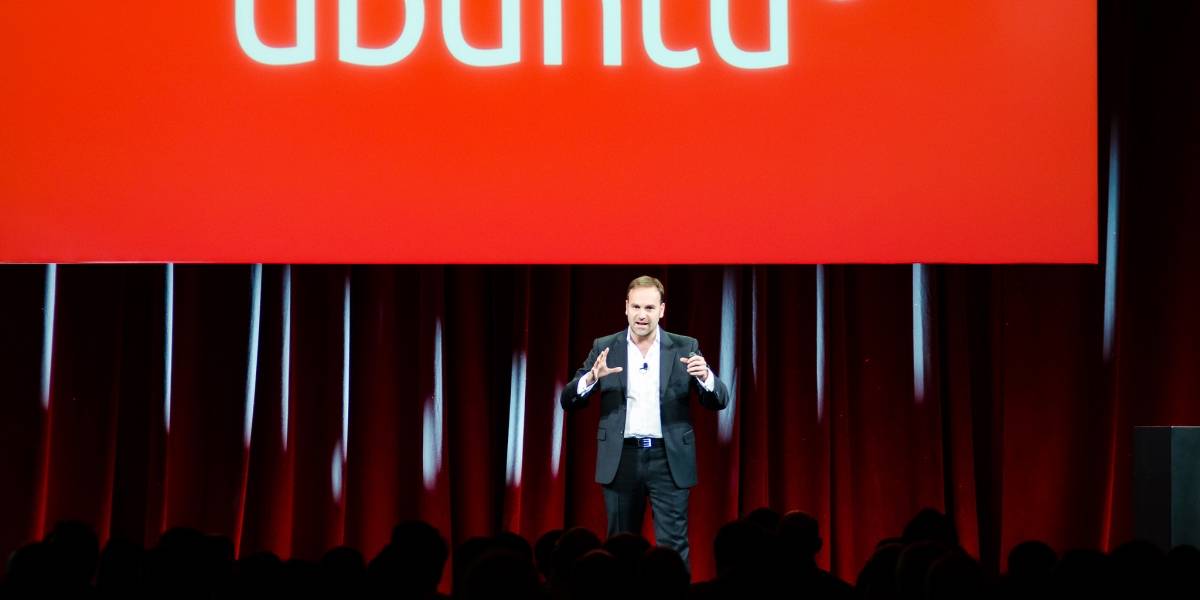 Shuttleworth pide disculpas por polémica con sitio que critica a Ubuntu