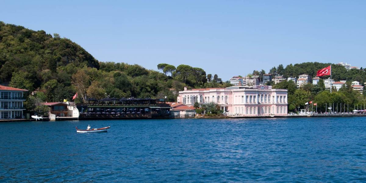 Inauguran en Estambul el primer tren subacuático que conecta a dos continentes