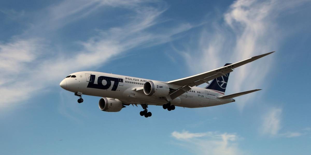 Hackearon computadores que programan planes de vuelo de aerolínea polaca