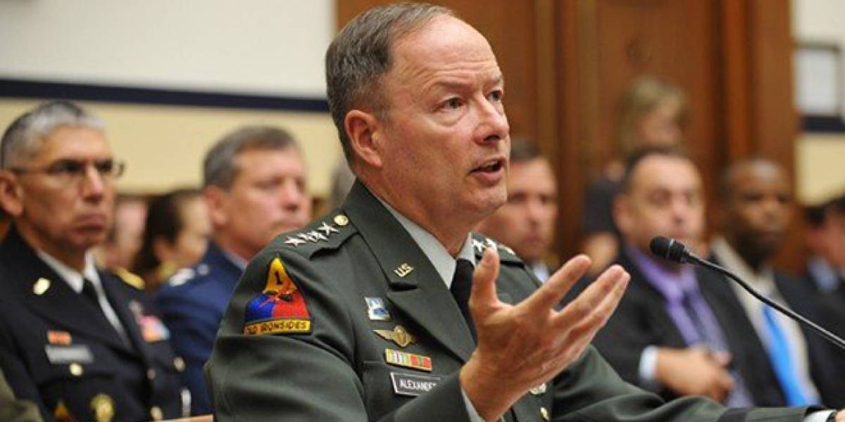 Director de la NSA quiere detener las publicaciones periodísticas