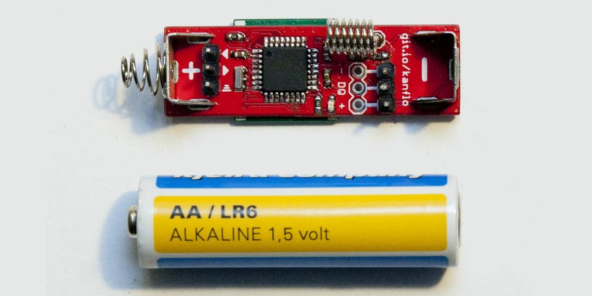 Alguien encogió un tablero Arduino al tamaño de una pila AA