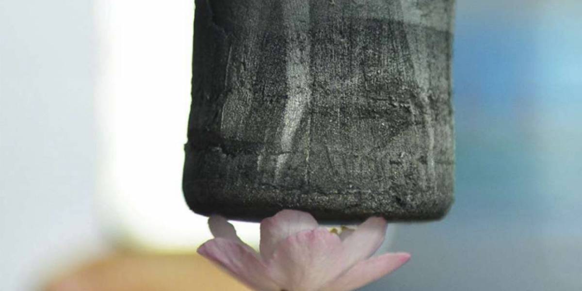 Crean el material más liviano del mundo a partir de grafeno