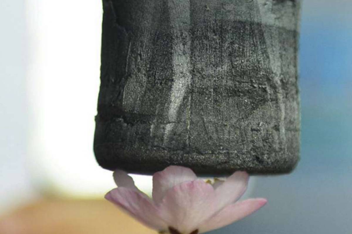 Crean el material más liviano del mundo a partir de grafeno