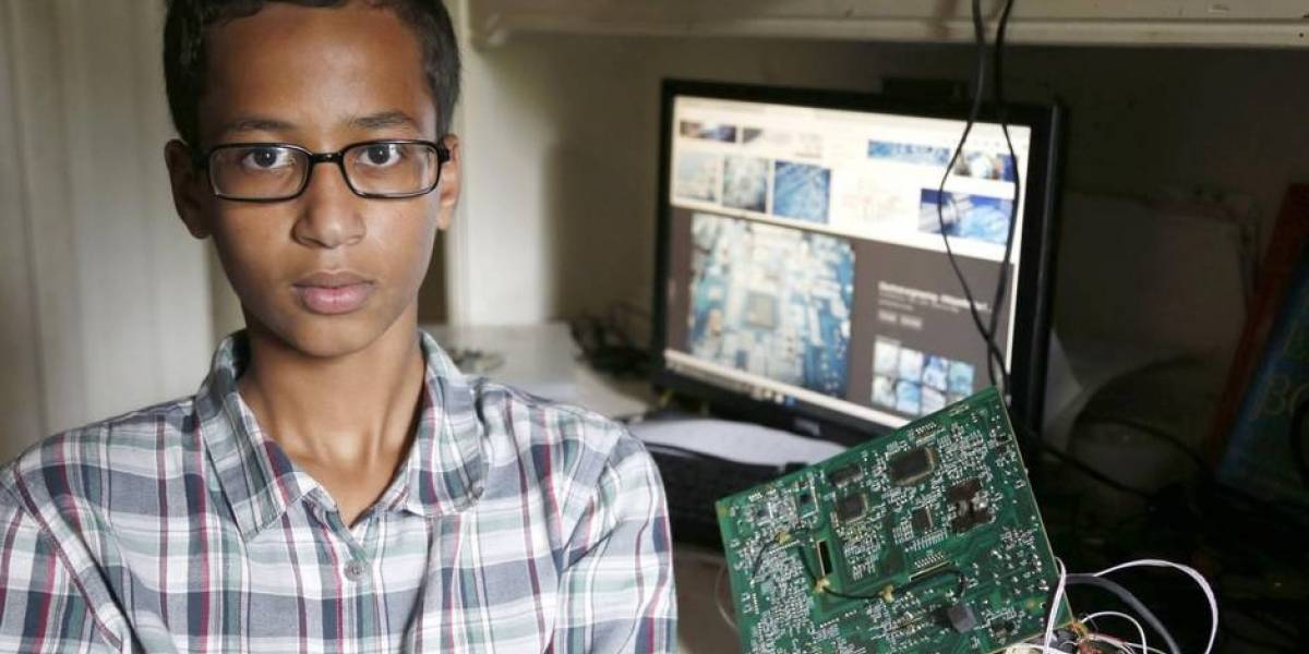 Niño es arrestado en EE.UU. por llevar reloj 'parecido' a una bomba a la escuela