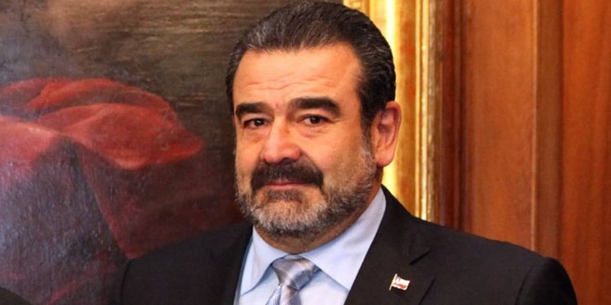 Luksic no apelará a resolución que sobreseyó a abogado chileno por cuenta parodia de Twitter