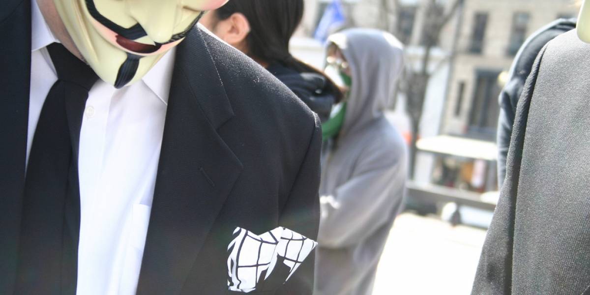 Ingeniero de Twitter y hombre de 65 años están entre 13 detenidos por ser parte de Anonymous