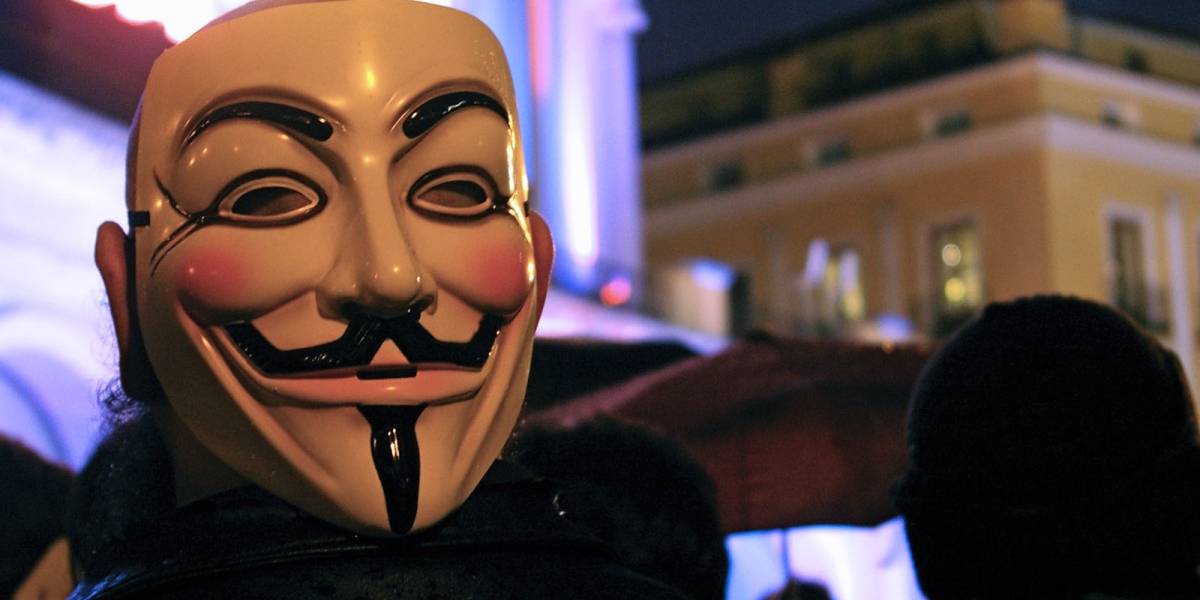 Anonymous toma el control de la cuenta de Twitter del Ku Klux Klan