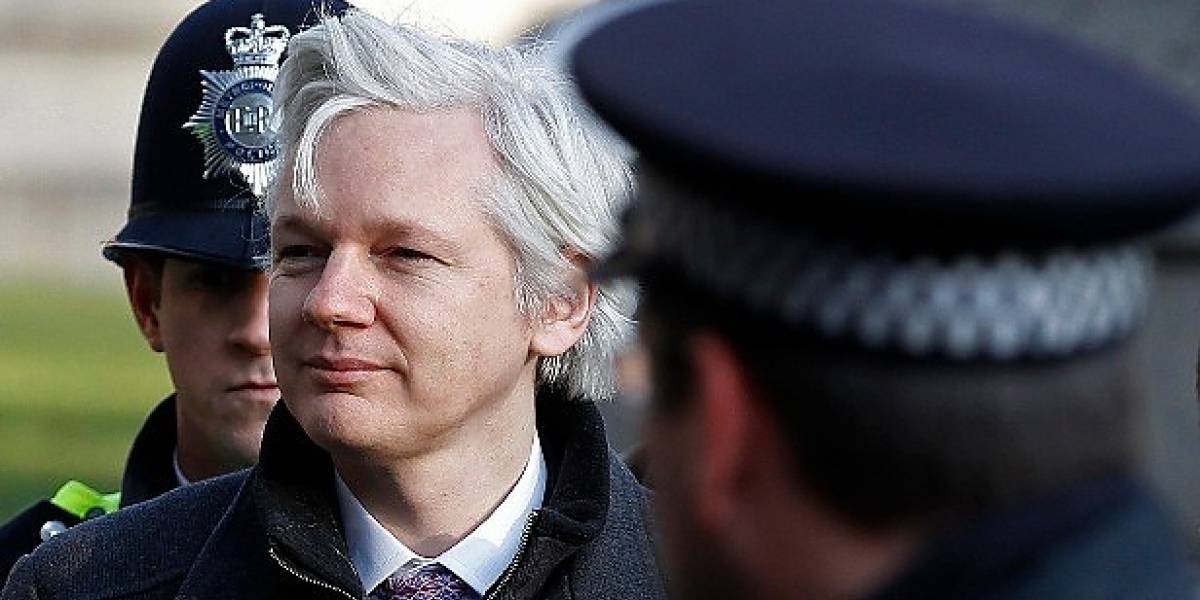 Nada le viene bien: Ahora Julian Assange se queja de la cobertura "negativa" que le dio la prensa