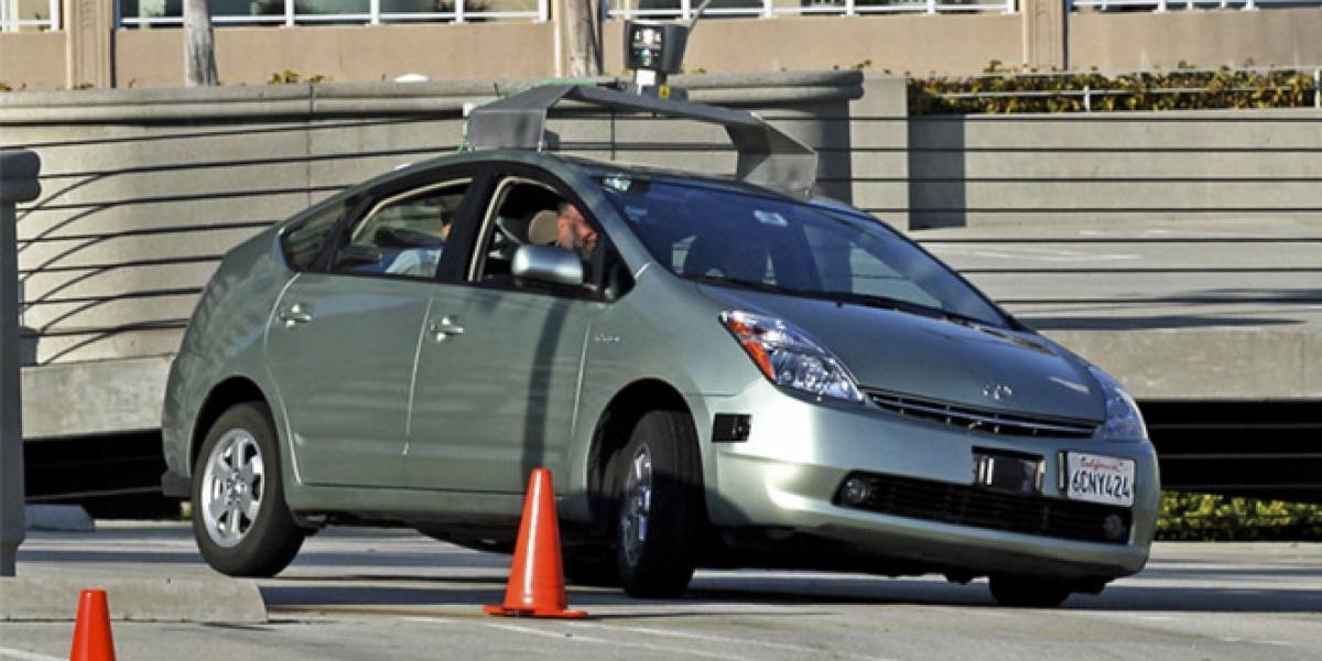 Google pretende vender los autos que se manejan solos en tres o cinco años más