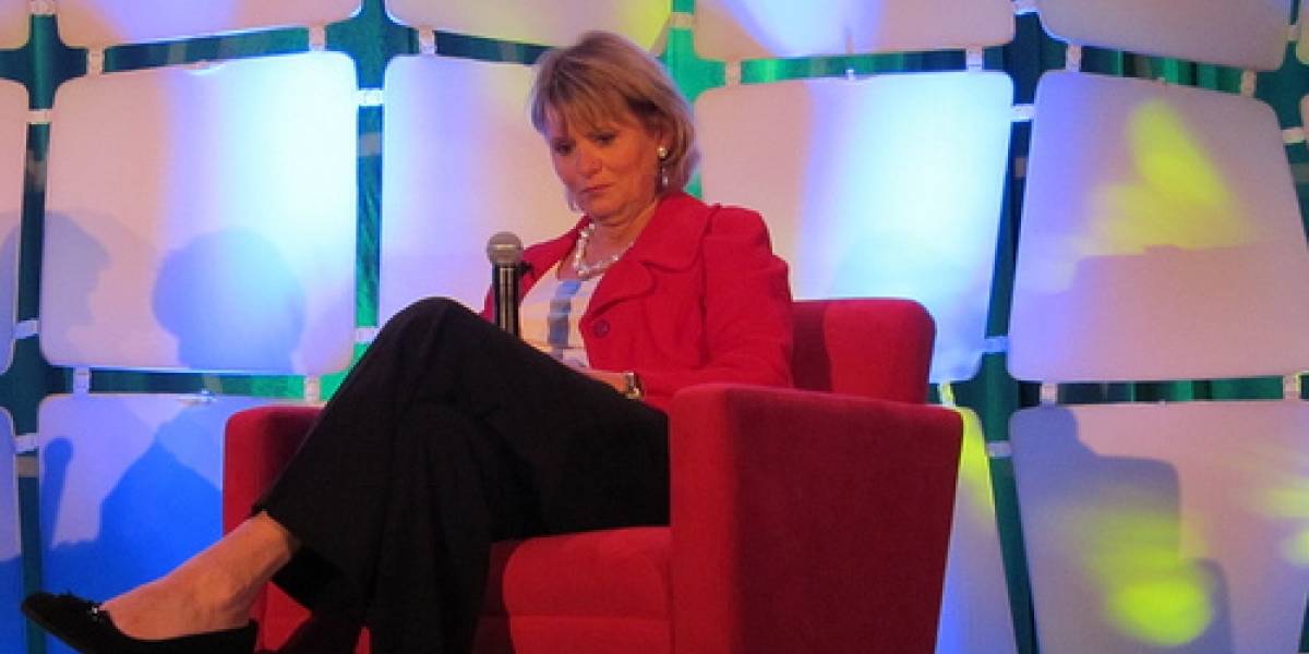 Carol Bartz fue despedida de Yahoo por teléfono