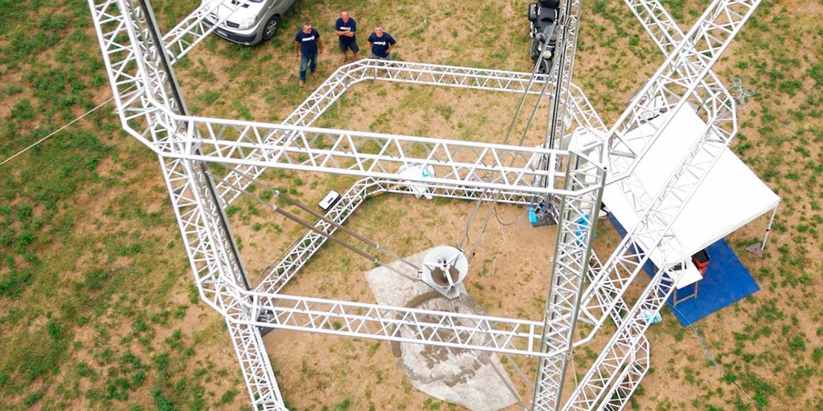 Big Delta, la mega impresora 3D que construye casas de arcilla