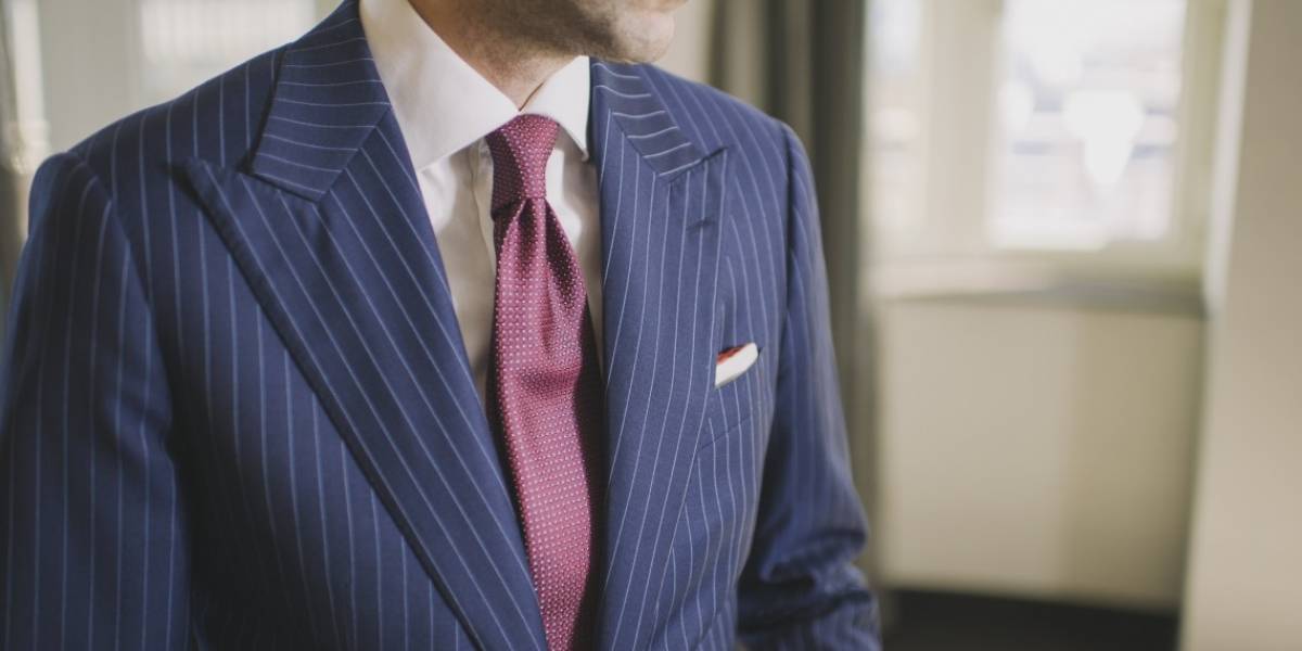 Lúcete como James Bond con este traje antibalas