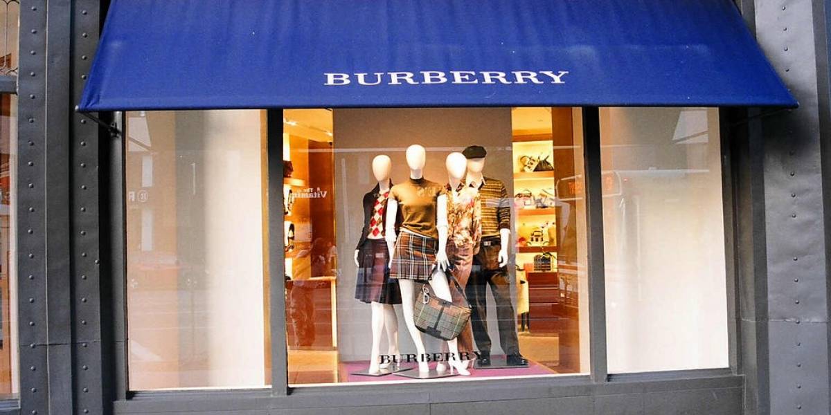 Apple contrata a la CEO de la casa de modas Burberry