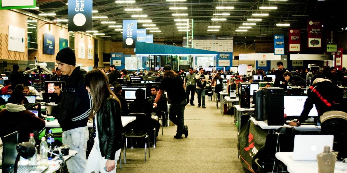 Fayerwayer en Campus Party Colombia 2011