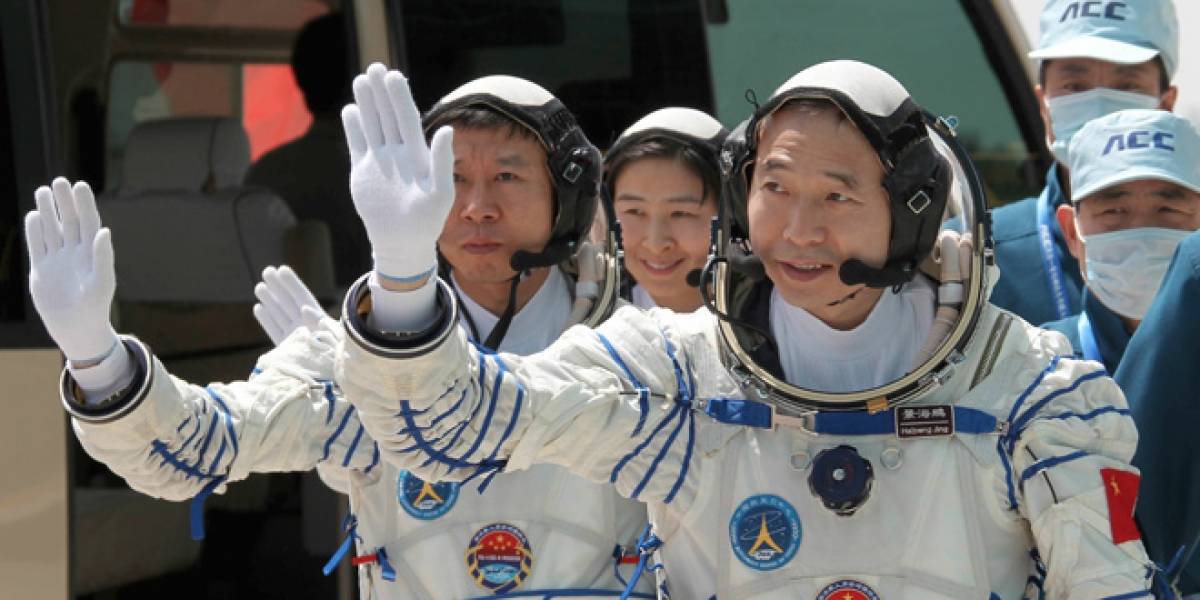 China completa el acoplamiento de las naves Shenzhou-9 y Tiangong-1 en la órbita