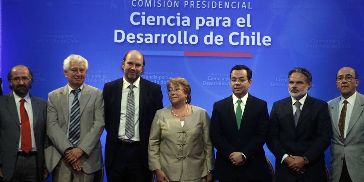 "Sueño para el futuro de Chile": El informe para "fortalecer" la ciencia y tecnología en la era Bachelet