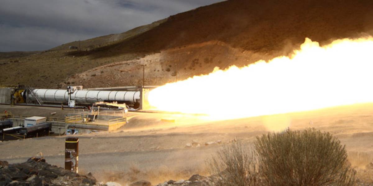 NASA prueba motor de combustible sólido (Video)