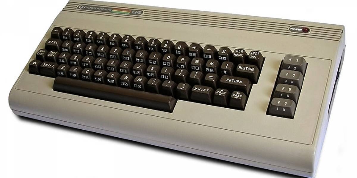 Una PC con el aspecto de la vieja Commodore 64 para los nostálgicos