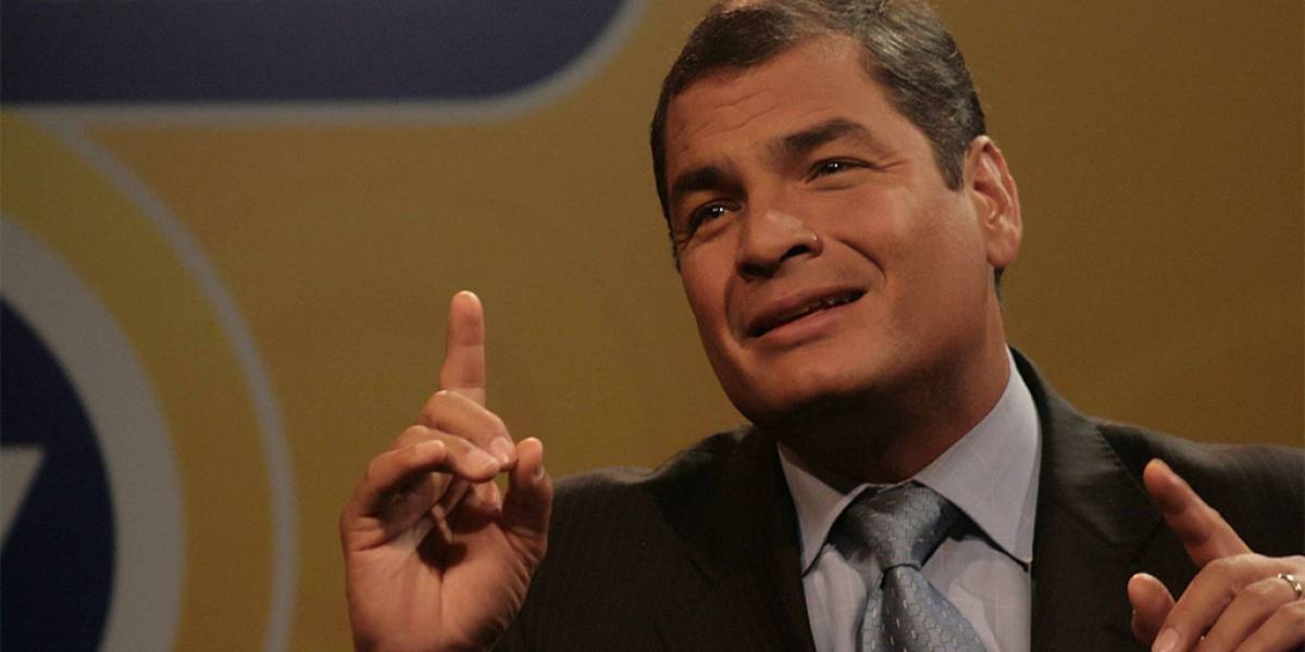 Presidente de Ecuador propone que todos los diarios sean digitales