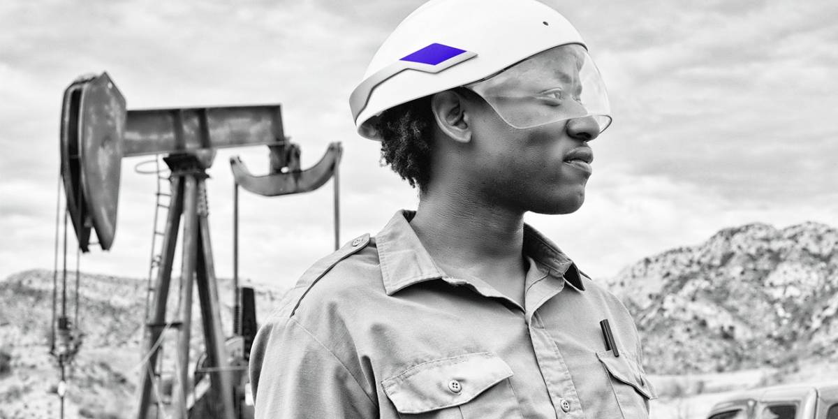 Desarrollan un casco de seguridad con realidad aumentada para trabajadores