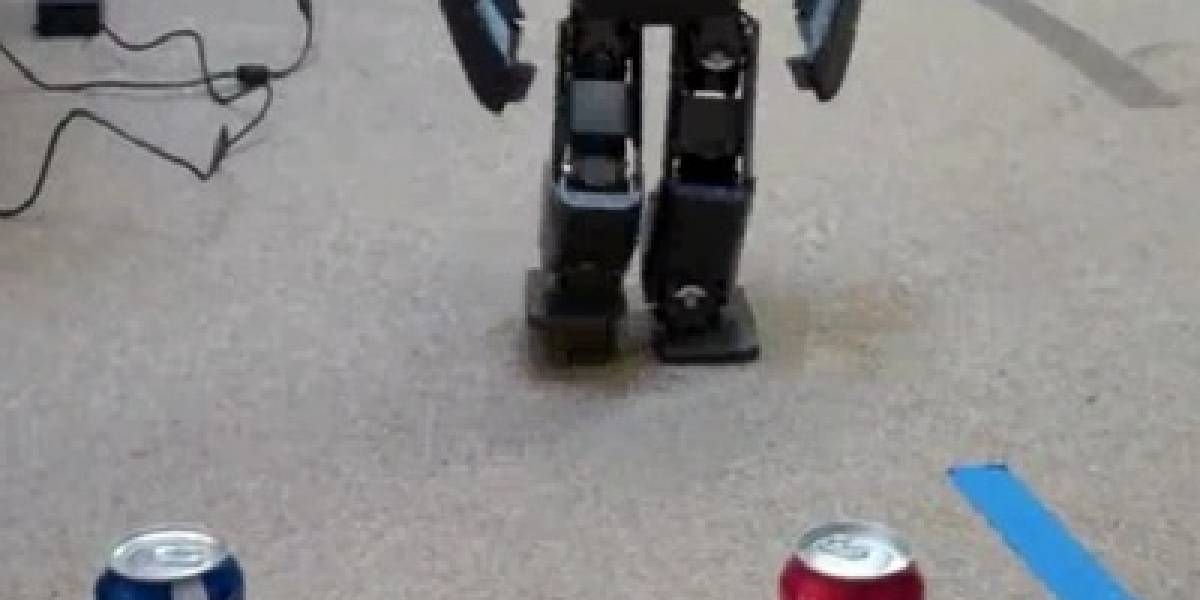 Video: Robot brillante sabe que su fiesta será mejor con cerveza Tecate
