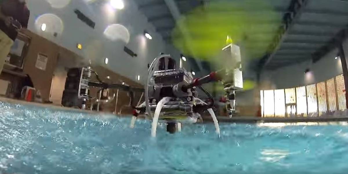 El Naviator es un dron que puede volar y nadar bajo el agua