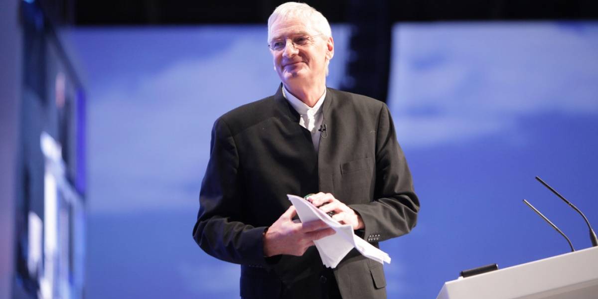 James Dyson propone pagarle a los jóvenes para que estudien ingeniería