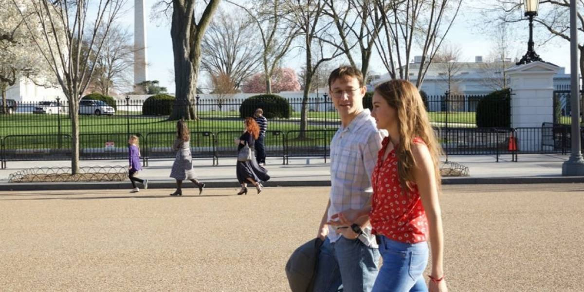 Se volvió a retrasar el estreno de la película de Snowden