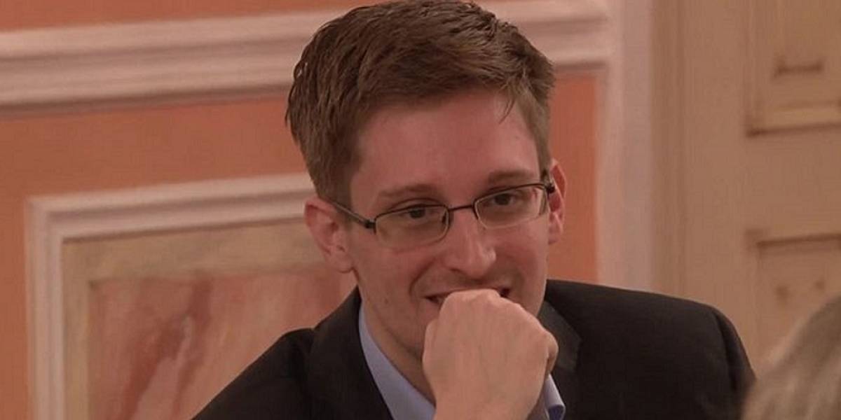 Snowden asegura que es rídiculo pensar que el correo personal de Hillary Clinton era seguro