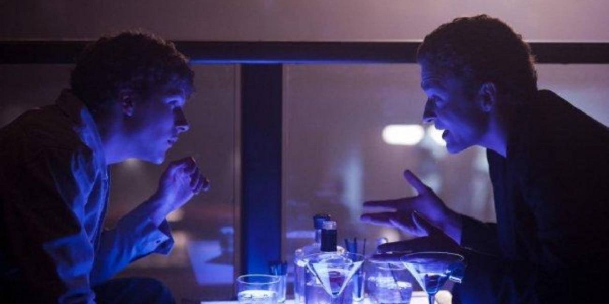Sean Parker llega a Twitter y se disculpa con Zuckerberg