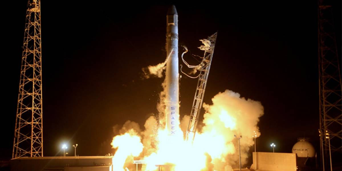 Cohete de SpaceX despegó con éxito pero presentó problemas a los nueve minutos del lanzamiento