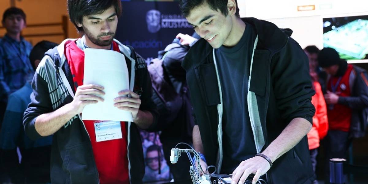 Fundación Mustakis abre postulaciones para taller de robótica educativa en Chile