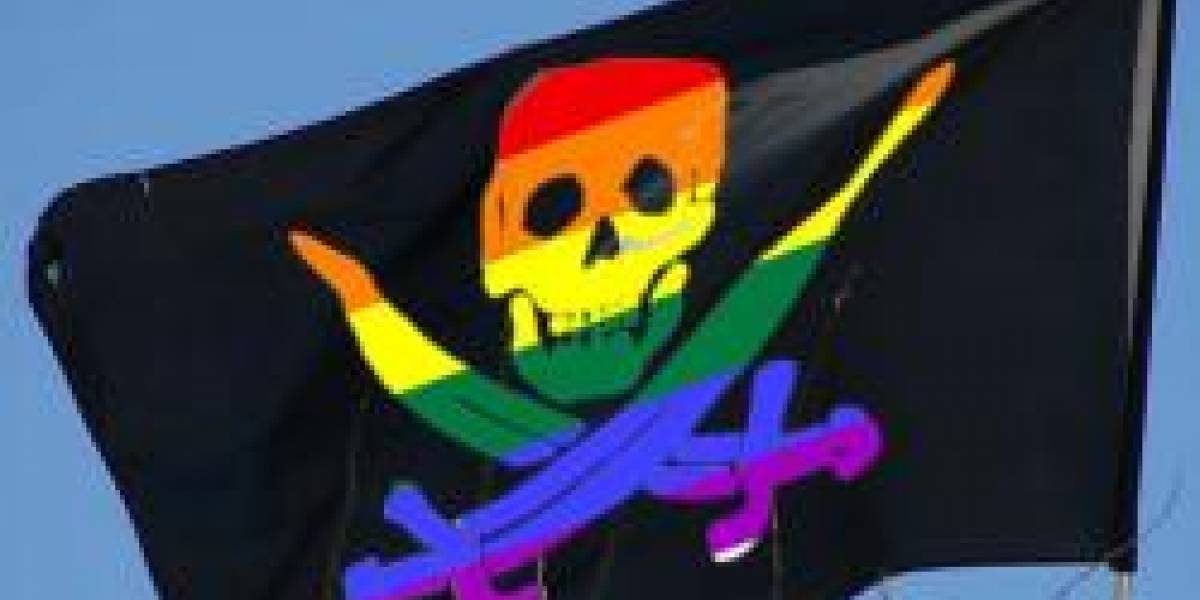 Demandan a 53 personas por piratear porno gay