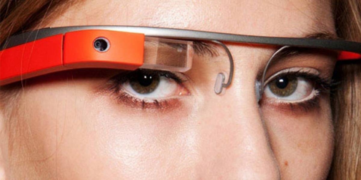 Google Glass activará funciones guiñando un ojo o moviendo la cabeza