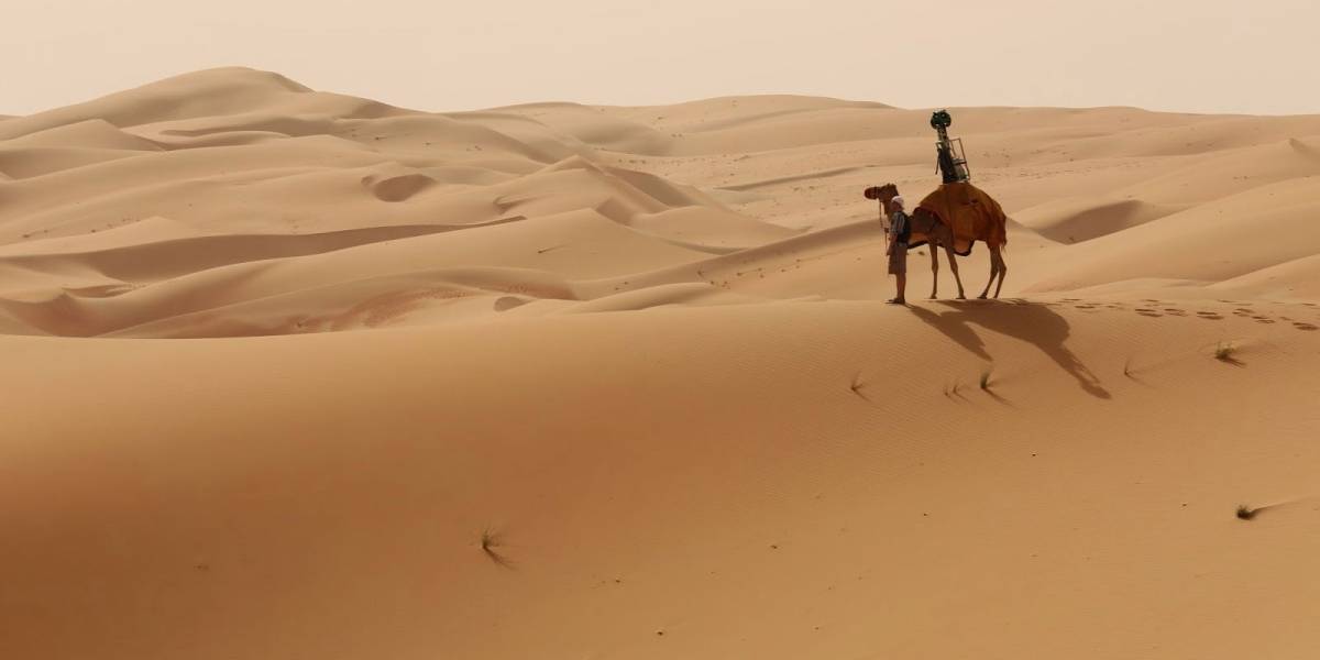 El desierto de Abu Dhabi está en Google Maps gracias a un camello