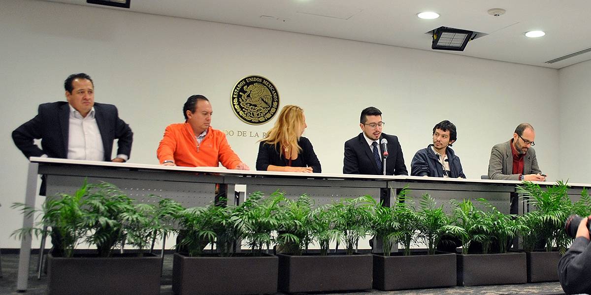 Activistas mexicanos piden en el Senado internet libre para todos