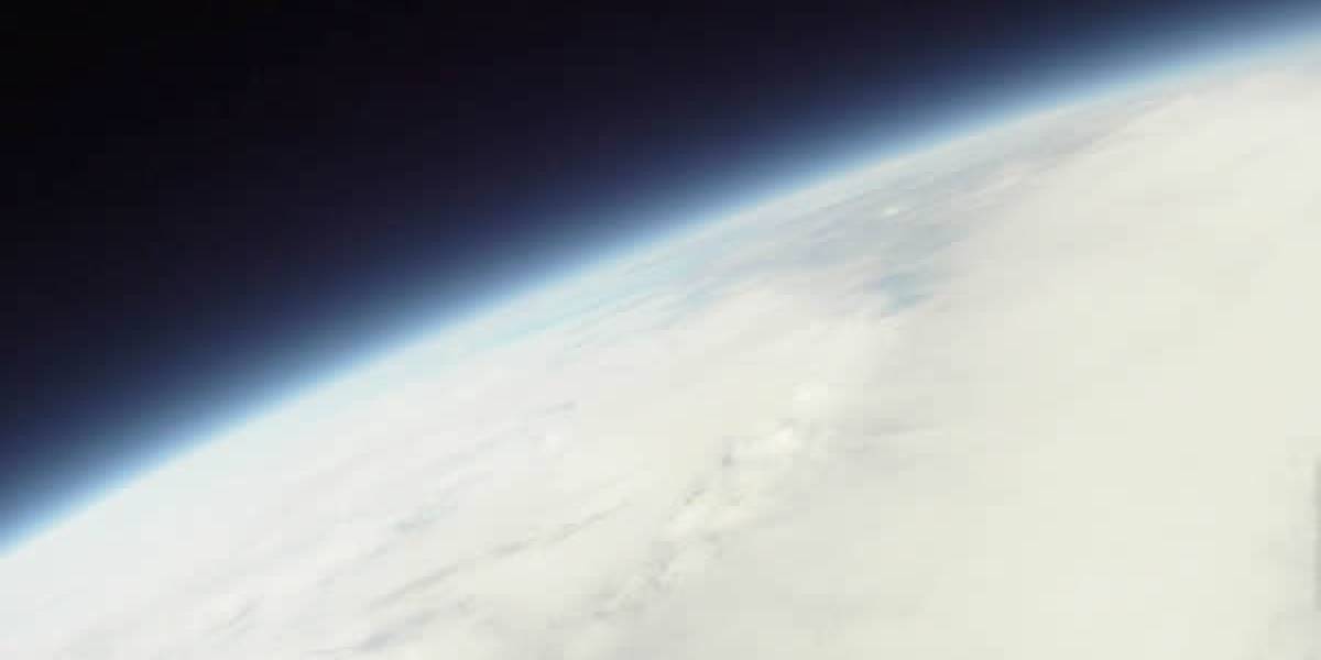 Video: iPhone viaja al espacio (lo registra) y sobrevive ileso para contarlo