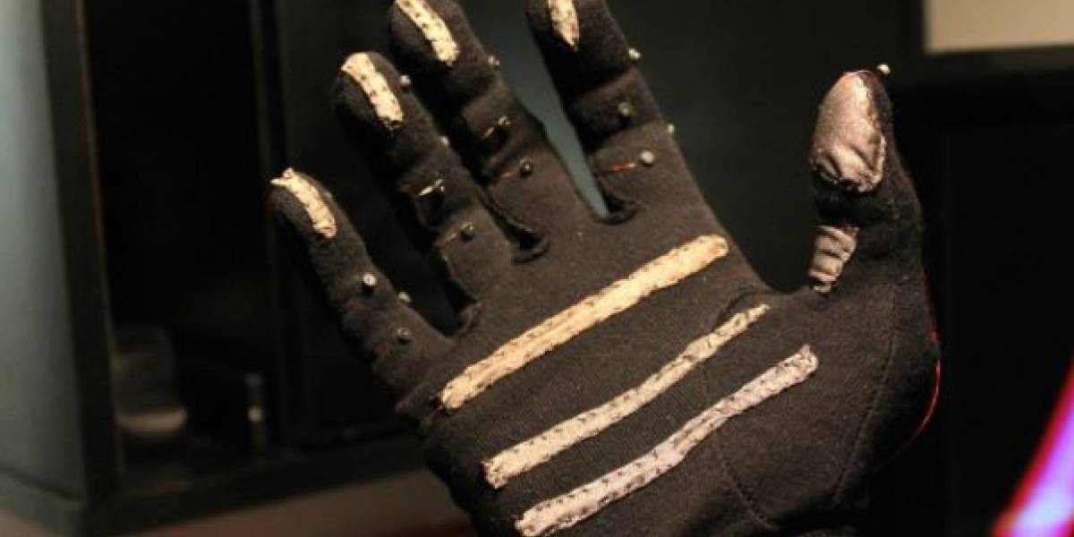 Keyglove: un teclado y un mouse en tu mano