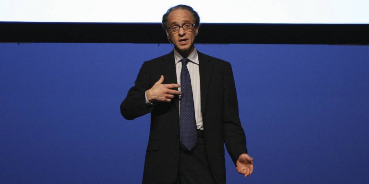 Ray Kurzweil espera que nuestra mente se conecte a Internet para 2035