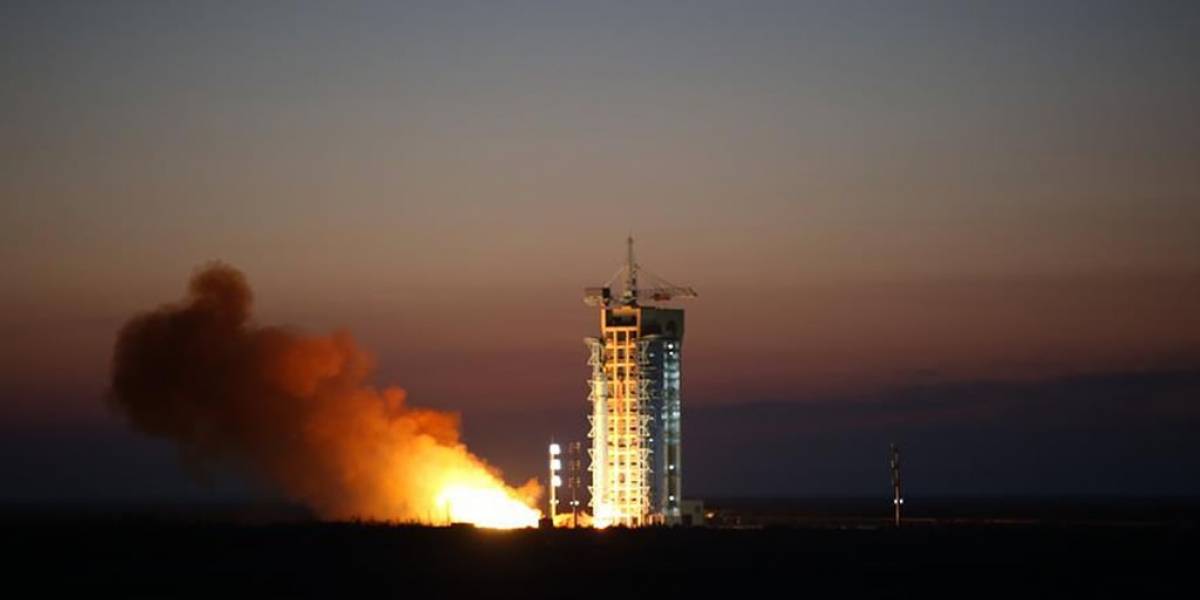 China lanza telescopio espacial para buscar materia oscura