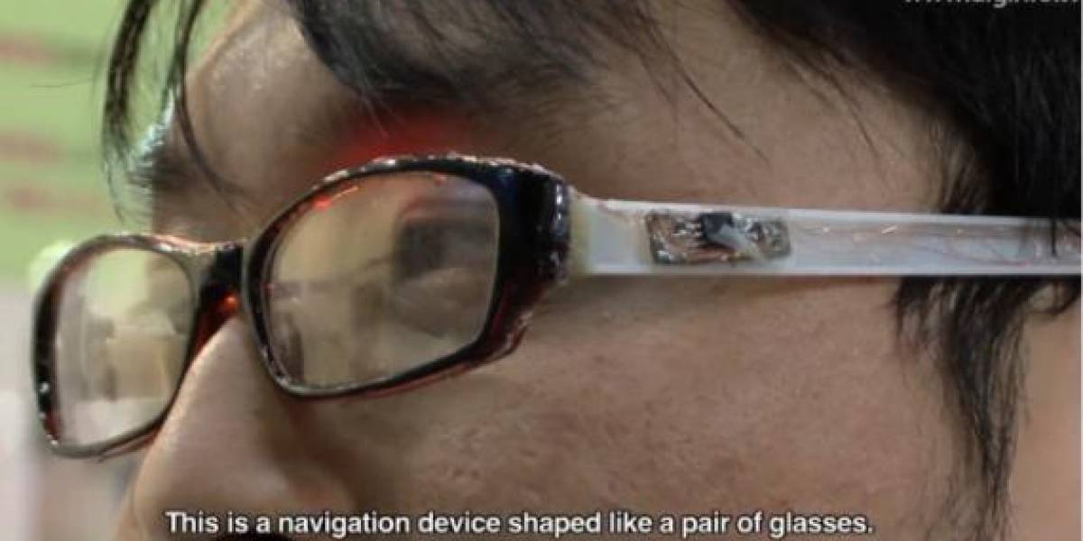 Prototipo de navegación personal en forma de anteojos con luces