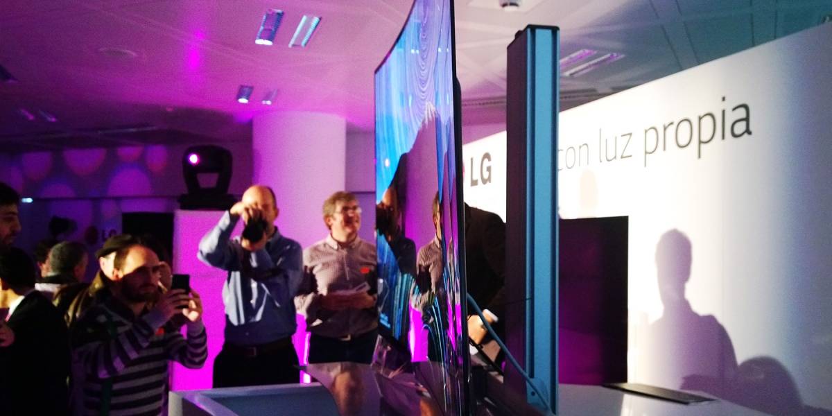 Así es el televisor curvo de LG