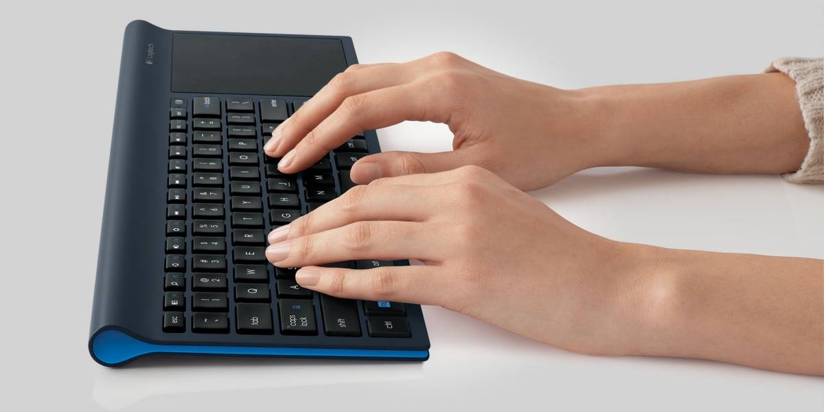 Logitech TK820 une teclado y trackpad multitáctil