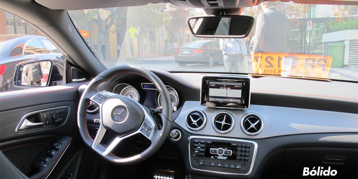 Mercedes Benz prueba integrar Google Glass con sus autos