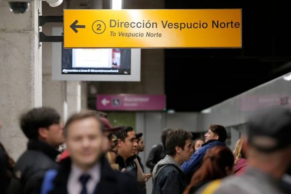 Metro de Santiago presenta problemas en Línea 6