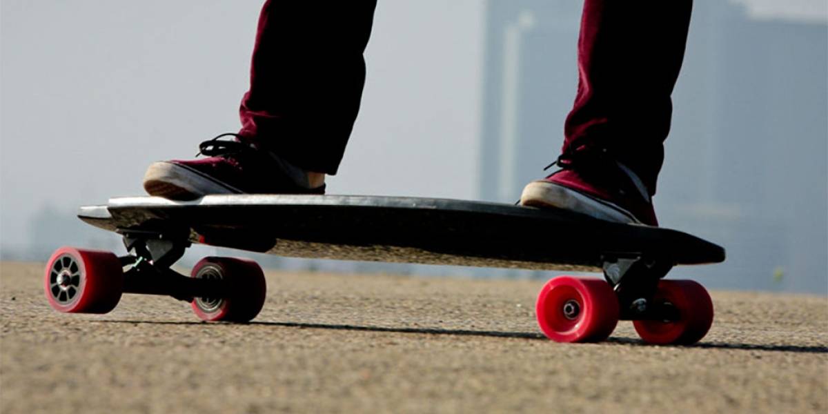 Monolith, una patineta eléctrica con motores escondidos en las ruedas