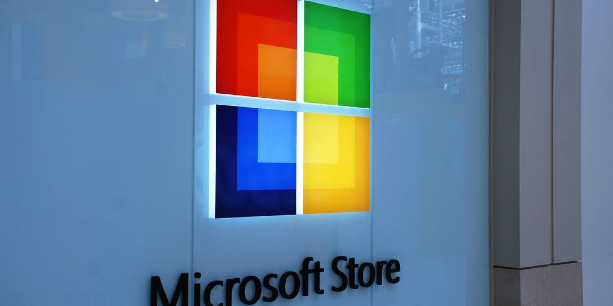 Acciones de Microsoft suben tras el anuncio de que Ballmer se va