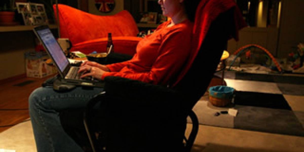 Mujeres sufren más robos de identidad en línea que los hombres