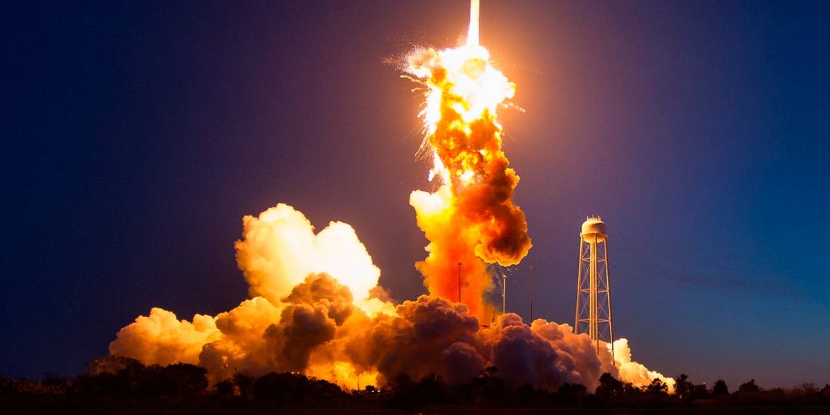 NASA revela fotografías nunca antes publicadas de la explosión del cohete Antares